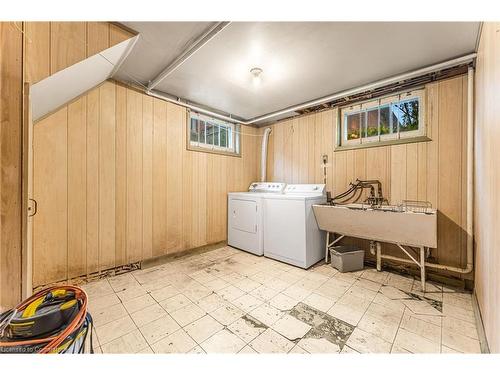 6 Oswego Avenue, St. Catharines, ON - Indoor Photo Showing Laundry Room