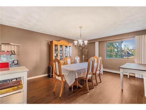 1239 Westbrook Road, Hamilton, ON - Indoor Photo Showing Dining Room