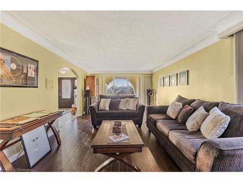 1239 Westbrook Road, Hamilton, ON - Indoor Photo Showing Living Room