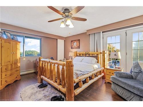 1239 Westbrook Road, Hamilton, ON - Indoor Photo Showing Bedroom