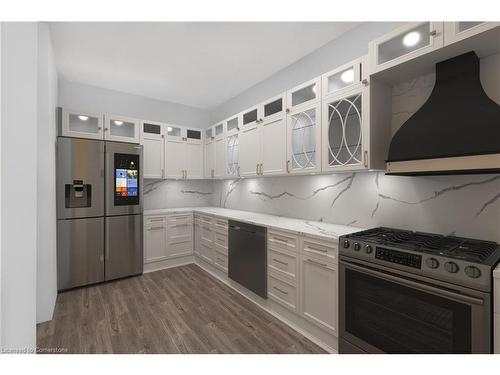 1603-5250 Lakeshore Road, Burlington, ON - Indoor Photo Showing Kitchen