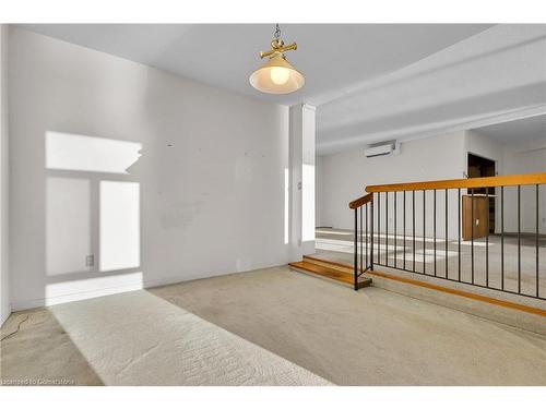 1603-5250 Lakeshore Road, Burlington, ON - Indoor Photo Showing Other Room