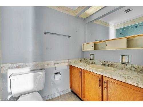 1603-5250 Lakeshore Road, Burlington, ON - Indoor Photo Showing Bathroom