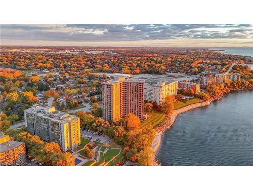 1603-5250 Lakeshore Road, Burlington, ON - Outdoor With View