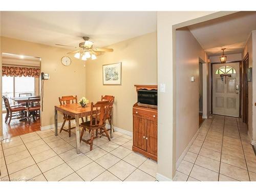 19 Hillview Drive, Grimsby, ON - Indoor Photo Showing Dining Room