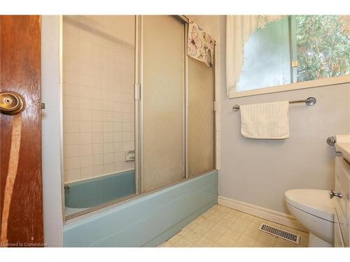 19 Hillview Drive, Grimsby, ON - Indoor Photo Showing Bathroom