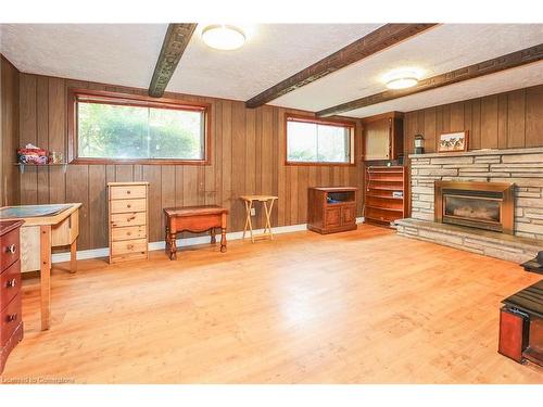 19 Hillview Drive, Grimsby, ON - Indoor With Fireplace