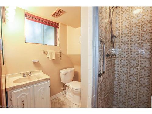 19 Hillview Drive, Grimsby, ON - Indoor Photo Showing Bathroom