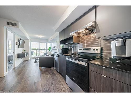 A301-1117 Cooke Boulevard, Burlington, ON - Indoor Photo Showing Kitchen