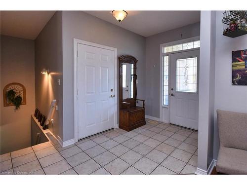 39 Twenty Place Boulevard, Hamilton, ON - Indoor Photo Showing Other Room