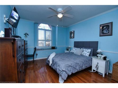 39 Twenty Place Boulevard, Hamilton, ON - Indoor Photo Showing Bedroom