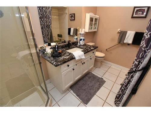 39 Twenty Place Boulevard, Hamilton, ON - Indoor Photo Showing Bathroom