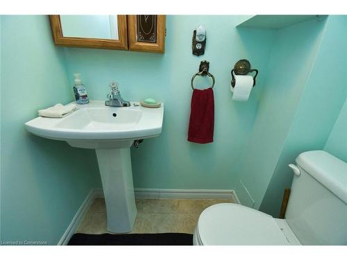 39 Twenty Place Boulevard, Hamilton, ON - Indoor Photo Showing Bathroom