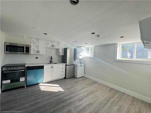 11 & 12-37 Lincoln Street, Welland, ON - Indoor Photo Showing Kitchen