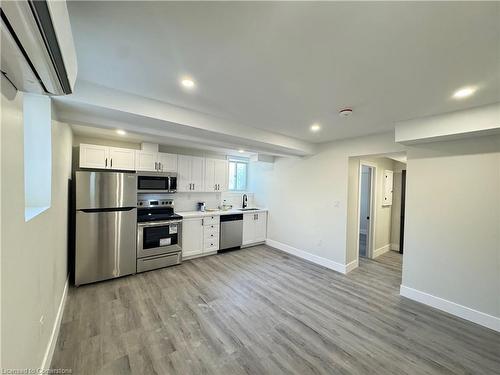 11 & 12-37 Lincoln Street, Welland, ON - Indoor Photo Showing Kitchen