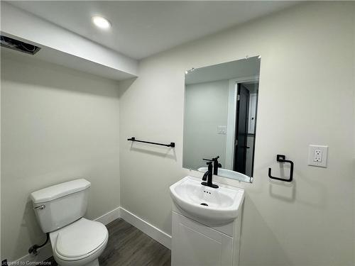 11 & 12-37 Lincoln Street, Welland, ON - Indoor Photo Showing Bathroom