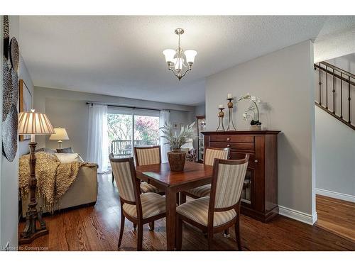 106-2301 Cavendish Drive, Burlington, ON - Indoor Photo Showing Dining Room