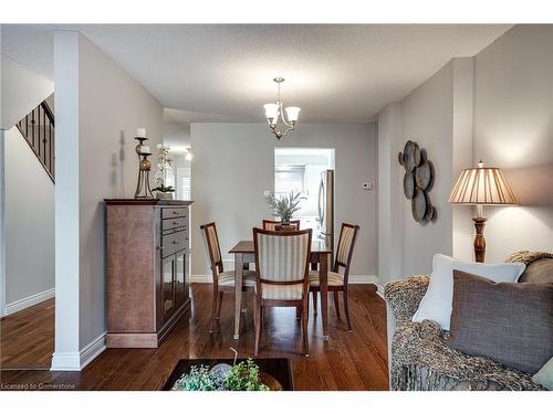 106-2301 Cavendish Drive, Burlington, ON - Indoor Photo Showing Dining Room