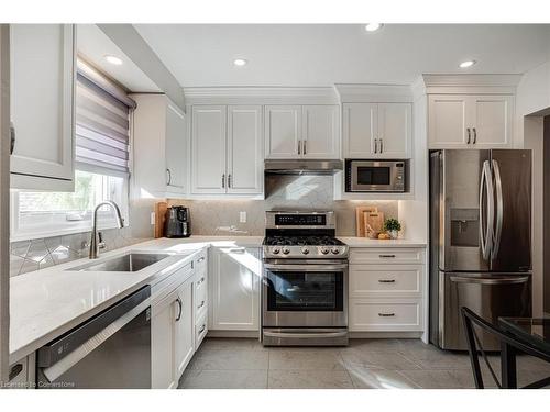 106-2301 Cavendish Drive, Burlington, ON - Indoor Photo Showing Kitchen With Stainless Steel Kitchen With Upgraded Kitchen