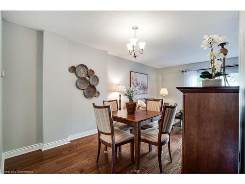 106-2301 Cavendish Drive, Burlington, ON - Indoor Photo Showing Dining Room