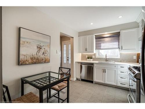 106-2301 Cavendish Drive, Burlington, ON - Indoor Photo Showing Kitchen With Stainless Steel Kitchen