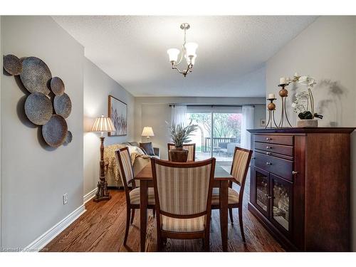 106-2301 Cavendish Drive, Burlington, ON - Indoor Photo Showing Dining Room