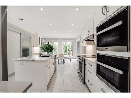 158 Sulphur Springs Road, Ancaster, ON - Indoor Photo Showing Kitchen With Upgraded Kitchen