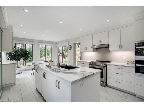 158 Sulphur Springs Road, Ancaster, ON - Indoor Photo Showing Kitchen With Upgraded Kitchen