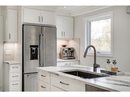 158 Sulphur Springs Road, Ancaster, ON - Indoor Photo Showing Kitchen