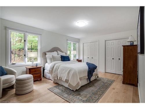 158 Sulphur Springs Road, Ancaster, ON - Indoor Photo Showing Bedroom