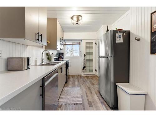 4105 Tufford Road, Beamsville, ON - Indoor Photo Showing Kitchen