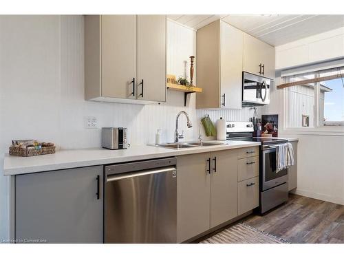 4105 Tufford Road, Beamsville, ON - Indoor Photo Showing Kitchen With Double Sink