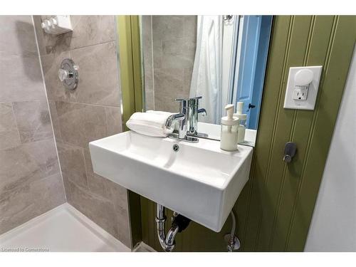 4105 Tufford Road, Beamsville, ON - Indoor Photo Showing Bathroom