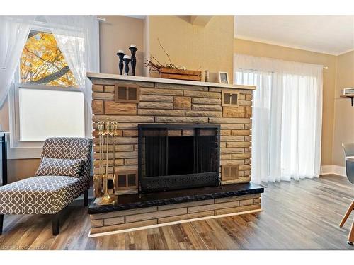 4105 Tufford Road, Beamsville, ON - Indoor Photo Showing Living Room With Fireplace