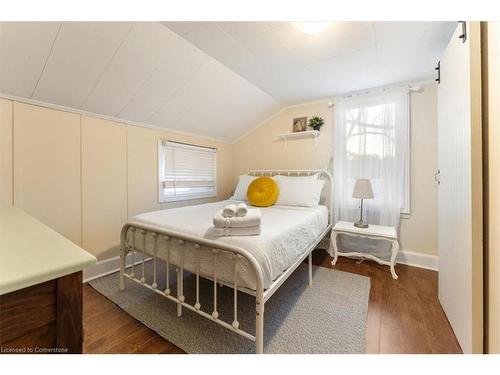 4105 Tufford Road, Beamsville, ON - Indoor Photo Showing Bedroom