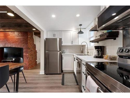 4105 Tufford Road, Beamsville, ON - Indoor Photo Showing Kitchen