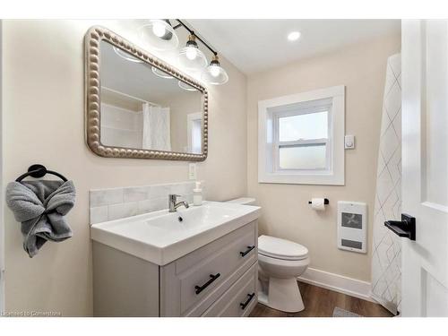 4105 Tufford Road, Beamsville, ON - Indoor Photo Showing Bathroom