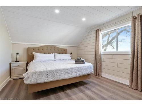 4105 Tufford Road, Beamsville, ON - Indoor Photo Showing Bedroom