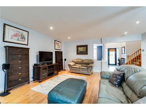 151 Moorland Crescent, Ancaster, ON - Indoor Photo Showing Living Room