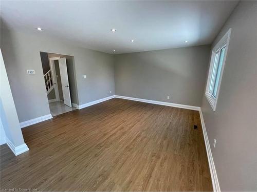 11 Bayview Drive, Grimsby, ON - Indoor Photo Showing Other Room