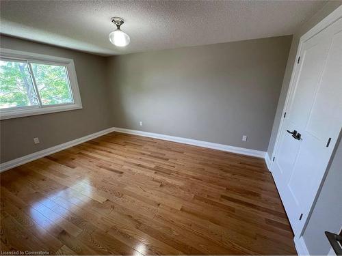 11 Bayview Drive, Grimsby, ON - Indoor Photo Showing Other Room