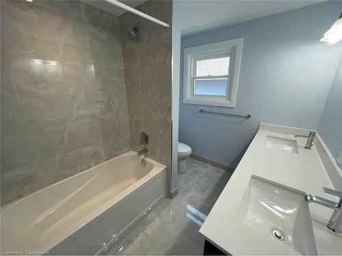 11 Bayview Drive, Grimsby, ON - Indoor Photo Showing Bathroom