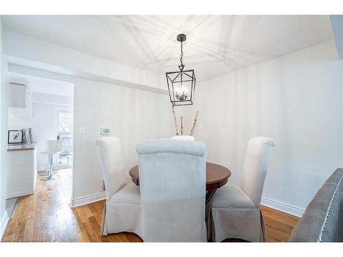 815 Hyde Road, Burlington, ON - Indoor Photo Showing Dining Room