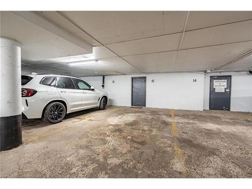 815 Hyde Road, Burlington, ON - Indoor Photo Showing Garage