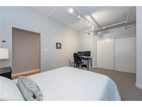 120 Jackson Street W, Hamilton, ON - Indoor Photo Showing Bedroom