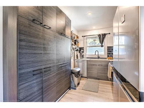 237 Montebello Drive, London, ON - Indoor Photo Showing Kitchen