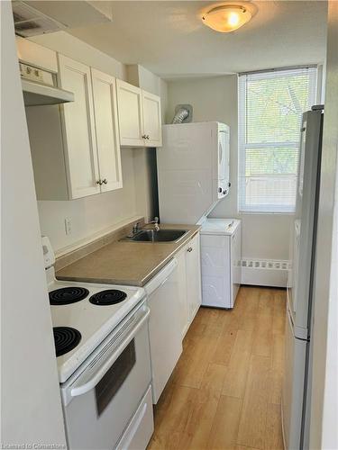 348-350 Quigley Road, Hamilton, ON - Indoor Photo Showing Kitchen