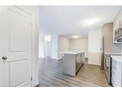 601-2750 King Street E, Hamilton, ON - Indoor Photo Showing Kitchen