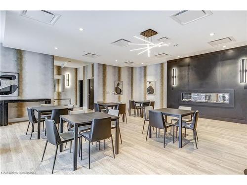 601-2750 King Street E, Hamilton, ON - Indoor Photo Showing Dining Room