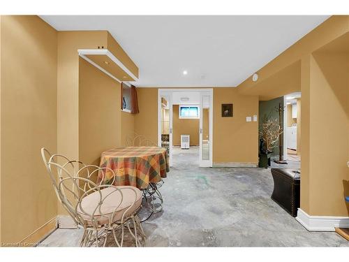 360 Guelph Line, Burlington, ON - Indoor Photo Showing Other Room